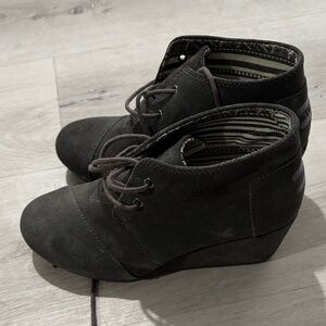 TOMS GRAY Wedge Ankle Boots